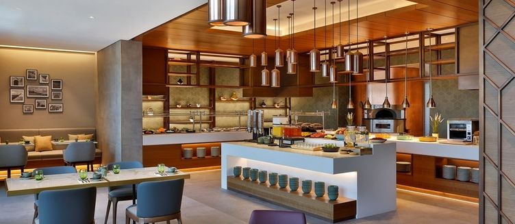 Фото отеля DoubleTree by Hilton Sharjah Waterfront Hotel & Residences