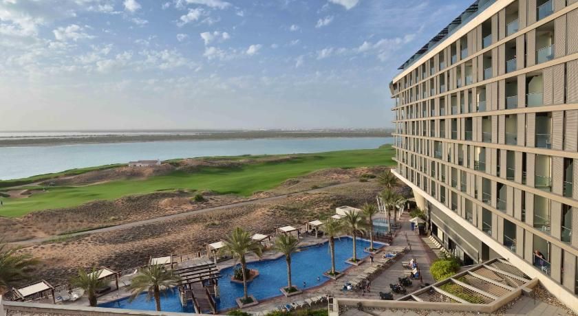 Yas Plaza Mangroves by IHG фото 0