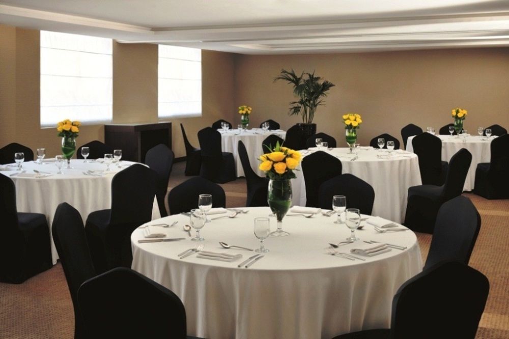 Movenpick Hotel Apartments Al Mamzar Dubai фото 47