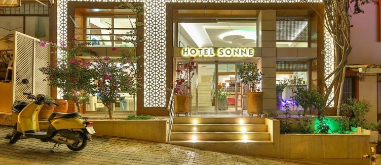 Фото отеля Hotel Sonne (Adults Only)