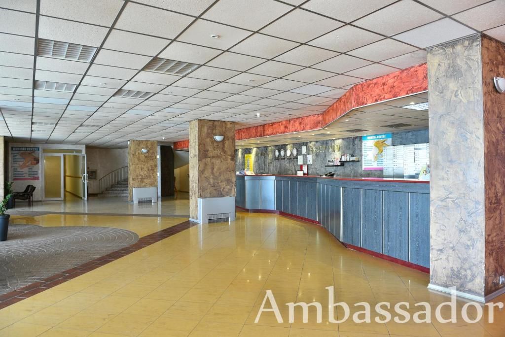 Hotel Ambassador - Free Parking фото 29
