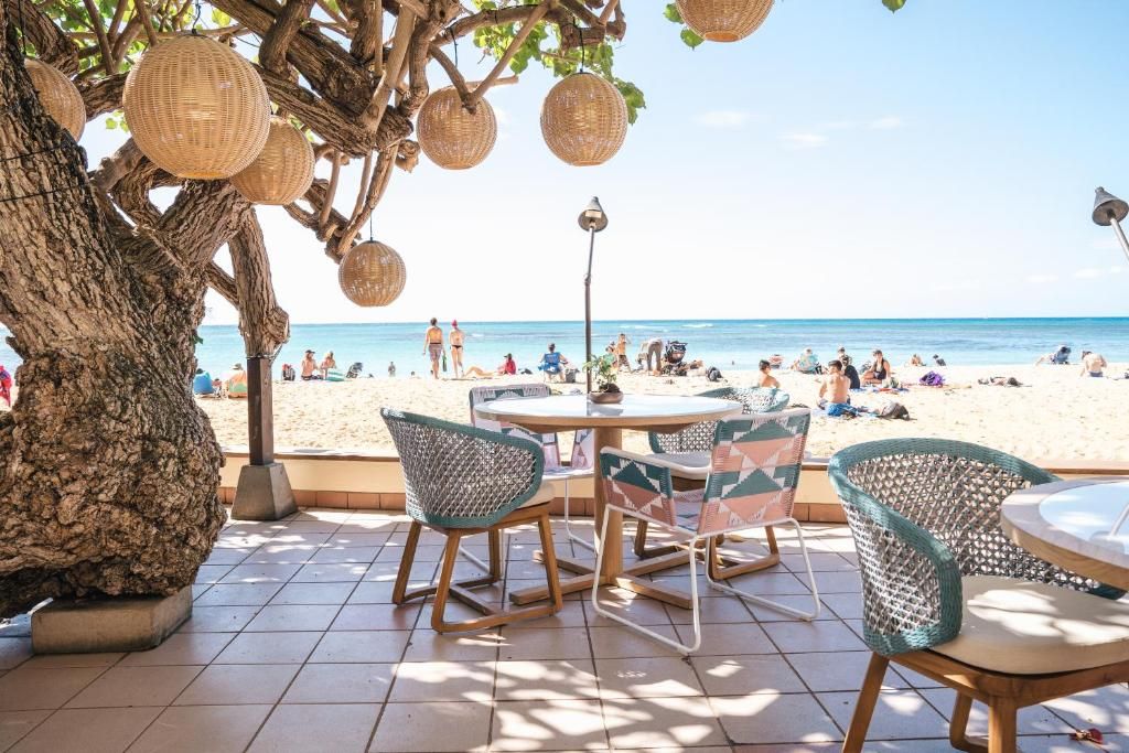The New Otani Kaimana Beach Hotel фото 54