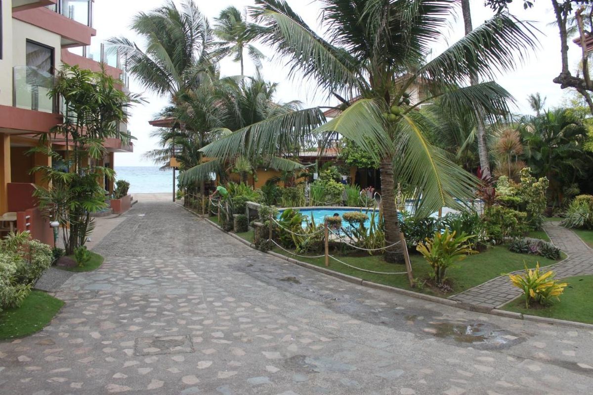 Lost Horizon Beach Dive Resort фото 66