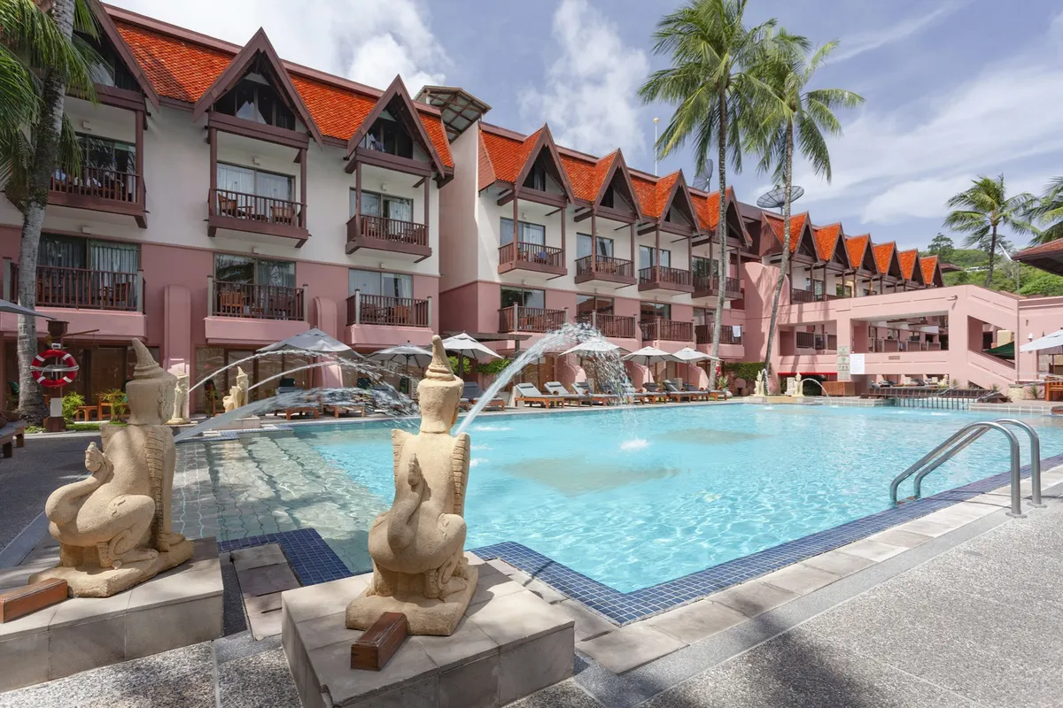 Seaview Patong Hotel фото 1