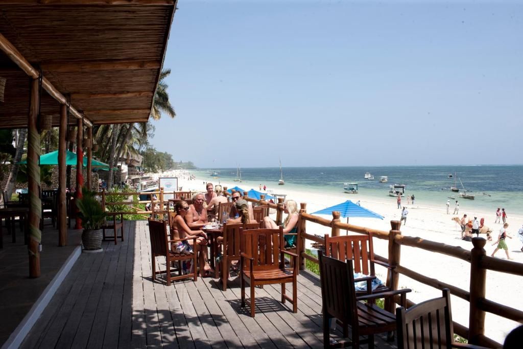 Travellers Beach Hotel and Club фото 6