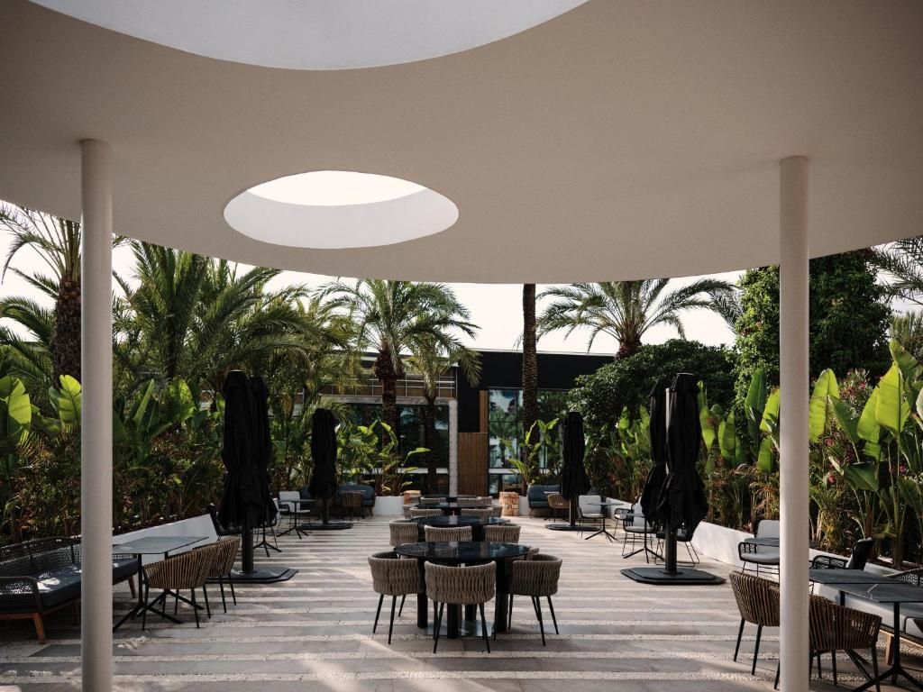 Ushuaia Ibiza Beach Hotel (Adults Only) фото 31