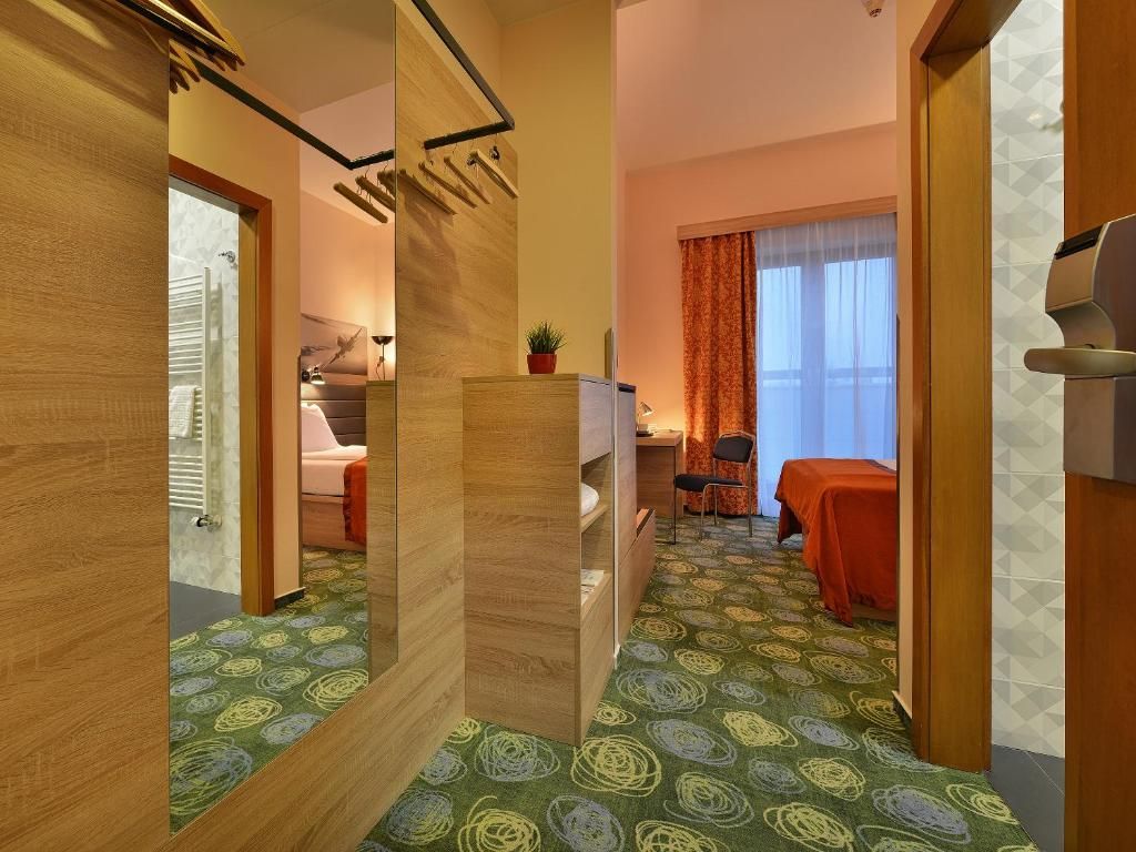 Ramada Airport Hotel Prague фото 50