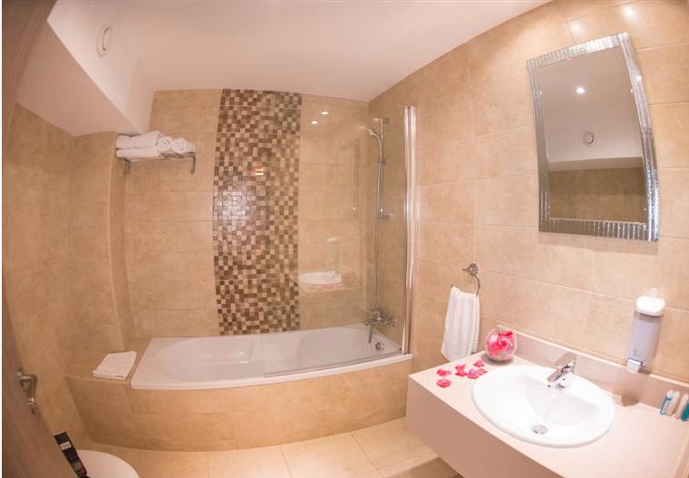 New Famagusta Hotel фото 5