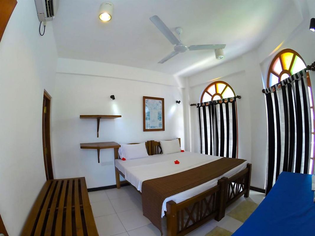 Royal Beach Hotel фото 4