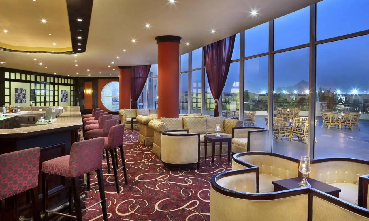 DoubleTree by Hilton Sharks Bay Resort фото 17