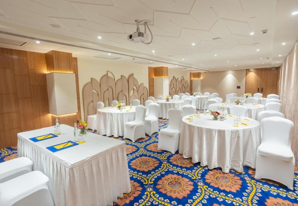 Golden Tulip Hotel Jaipur фото 48
