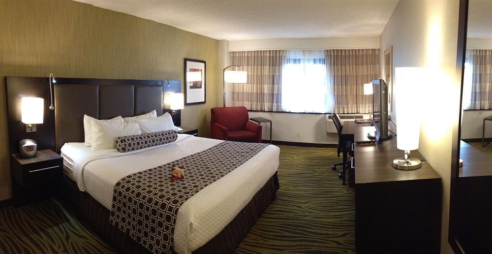 Crowne Plaza Los Angeles International Airport фото 21