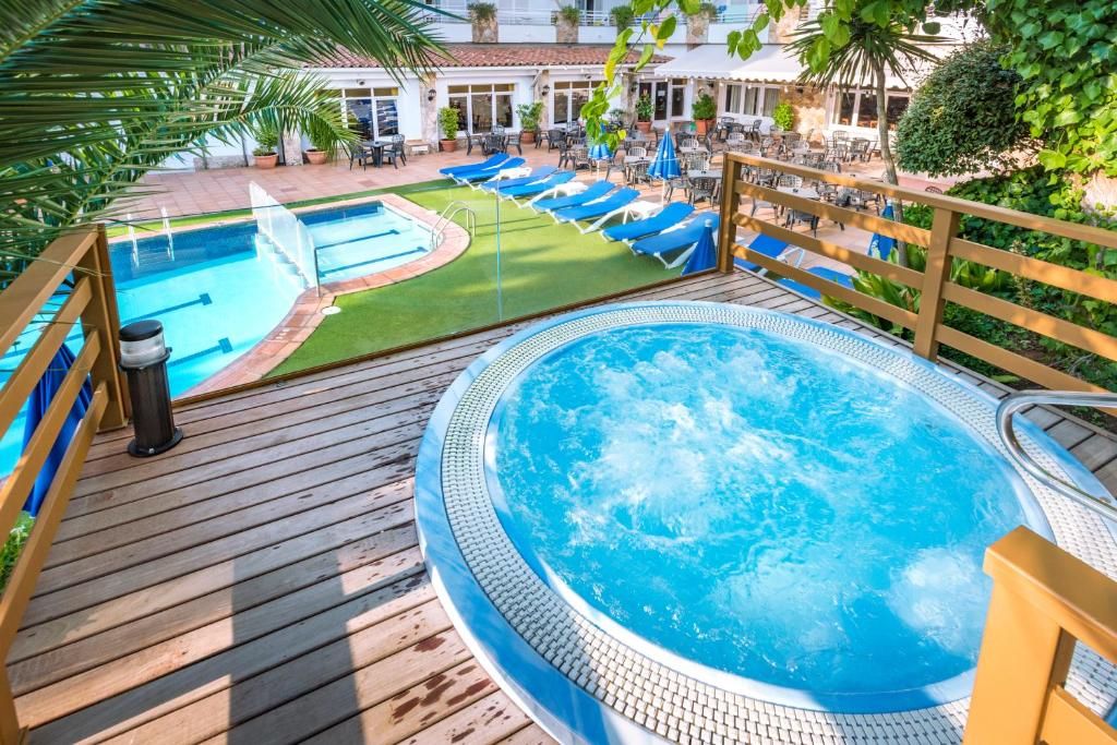 Hotel GHT Neptuno фото 70