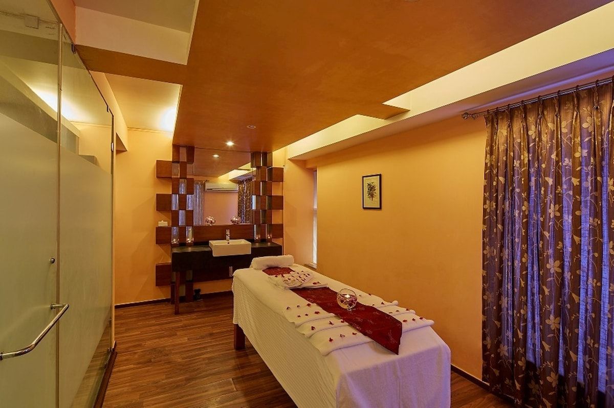 Royal Orchid Beach Resort & Spa, Goa фото 24