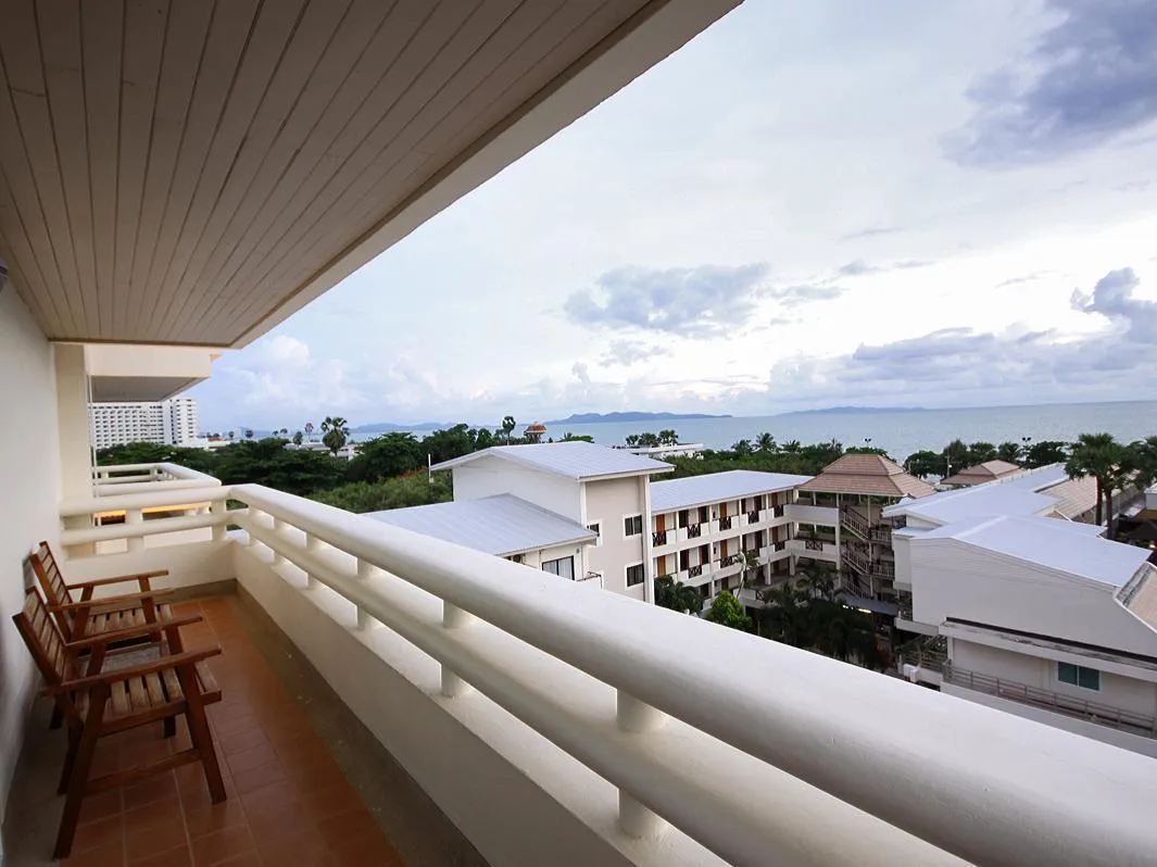 Sea Breeze Jomtien Resort фото 67