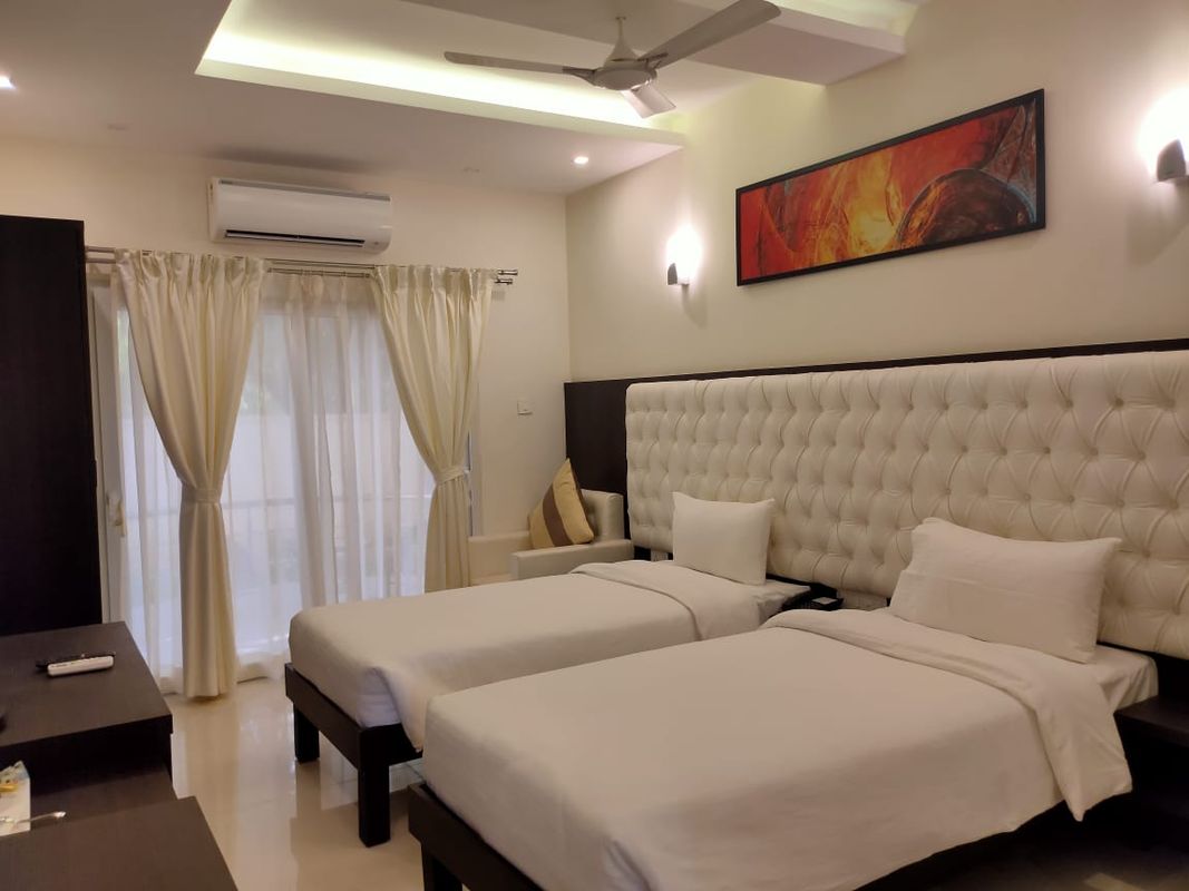 Krishna Beach Resort & Spa фото 4