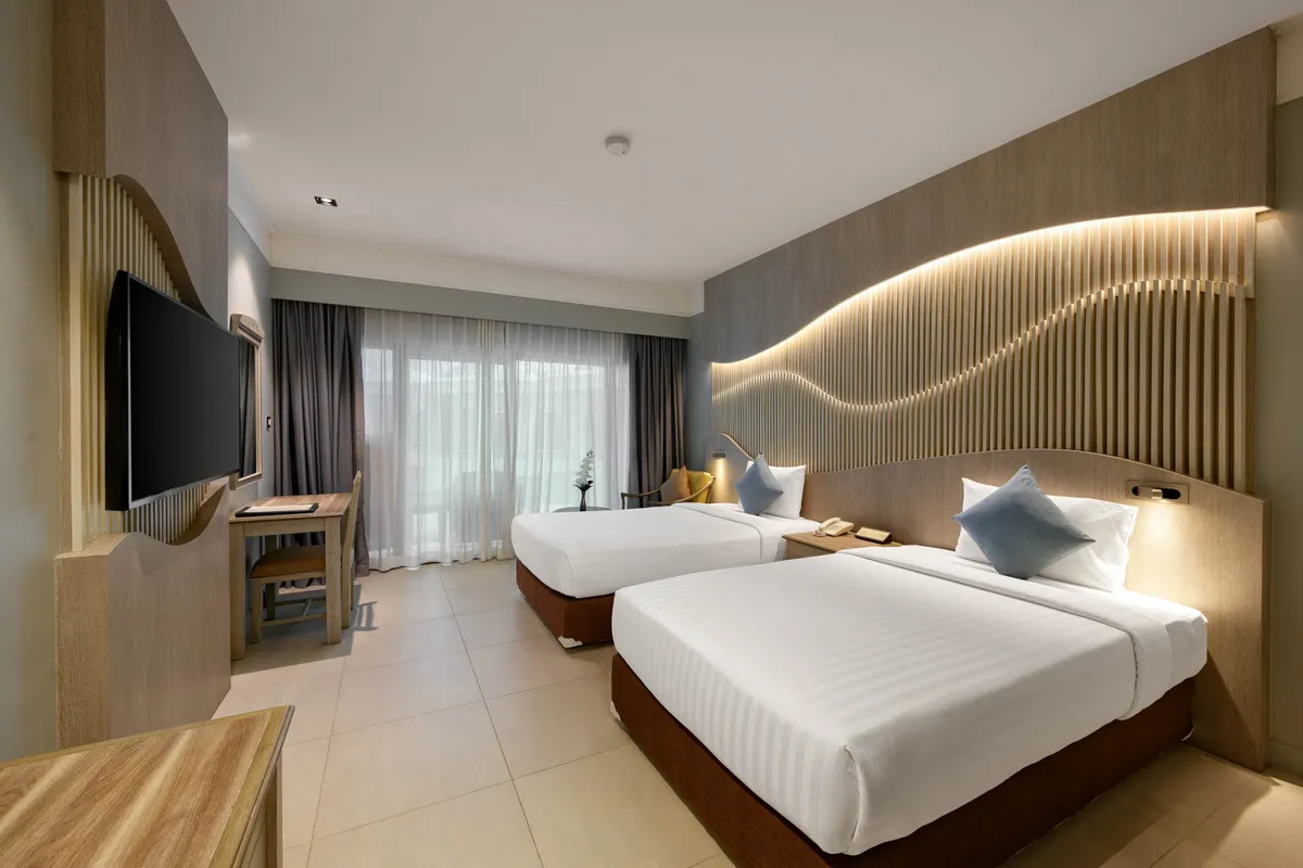 Amora Beach Resort Phuket фото 3