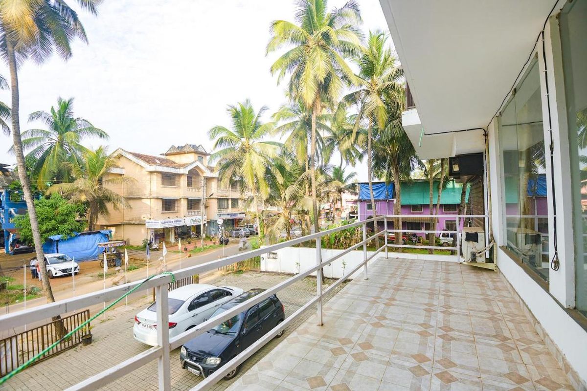 FabExpress Holiday Suites фото 21