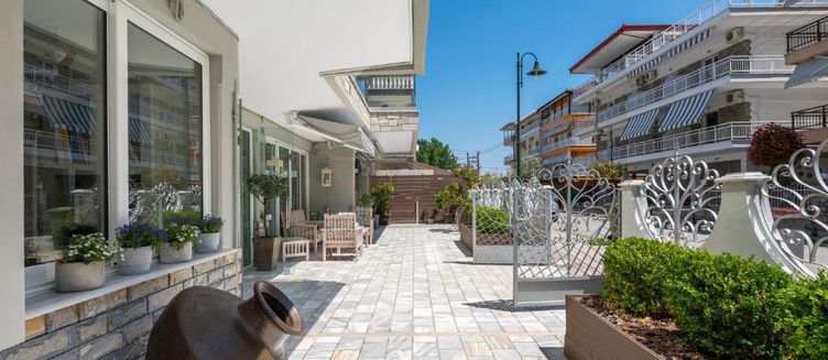 Фото отеля Ouzas Hotel