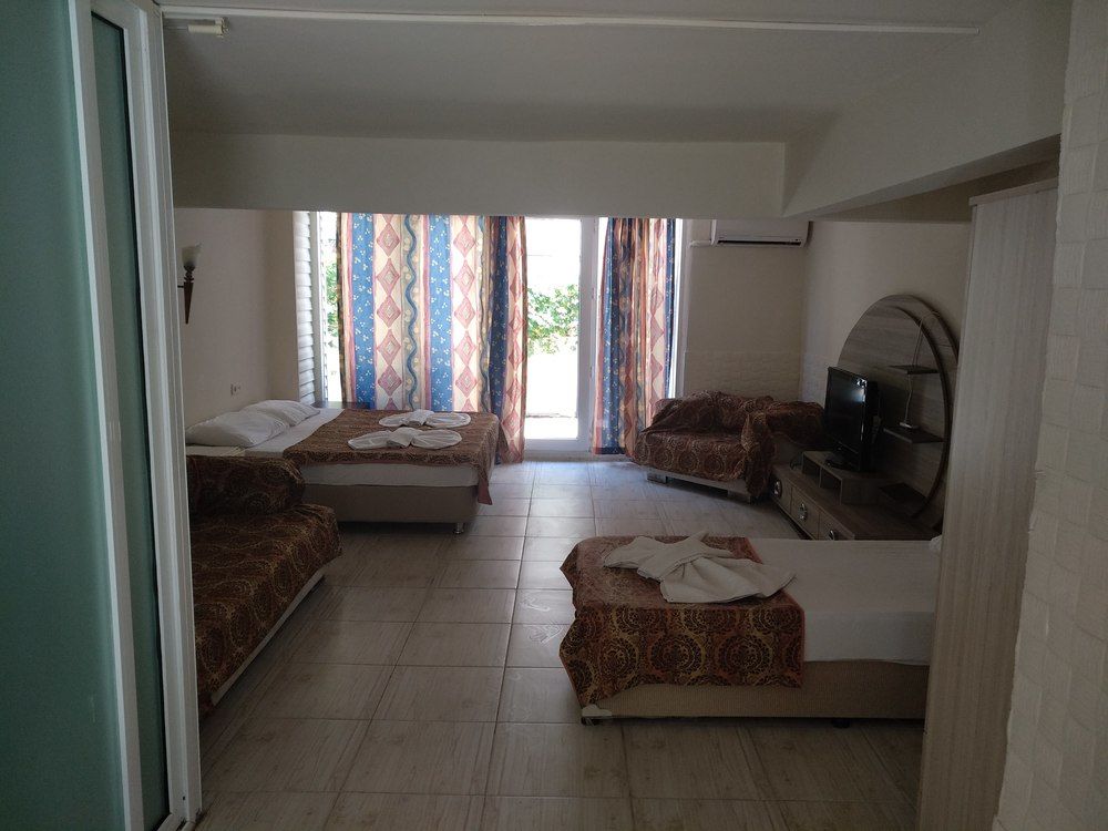 Romeo Beach Hotel фото 36