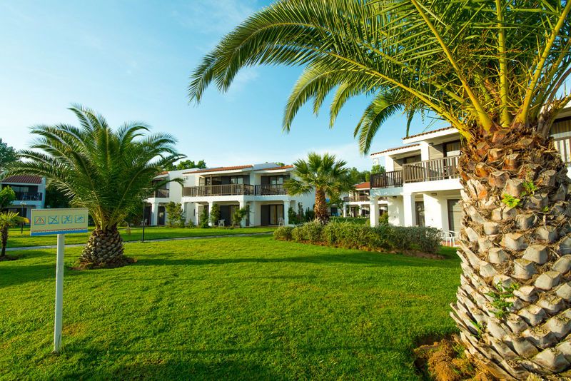 Golden Coast Hotel & Bungalows фото 2