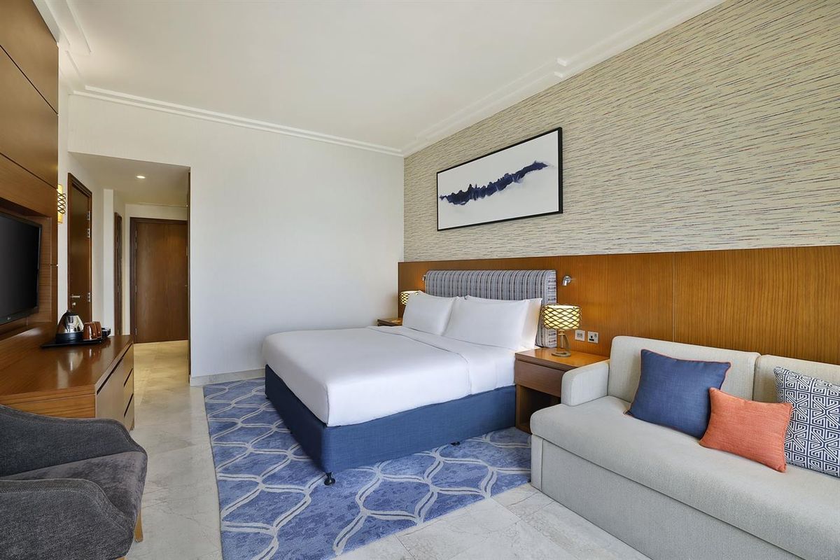 DoubleTree by Hilton Resort & Spa Marjan Island фото 2