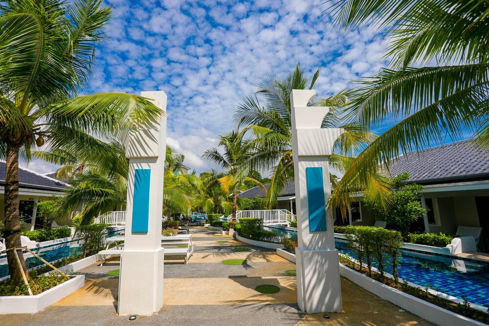 Tuana Hotels Brook Pool Access фото 31