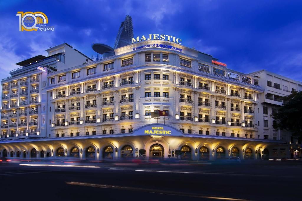 Hotel Majestic Saigon фото 32