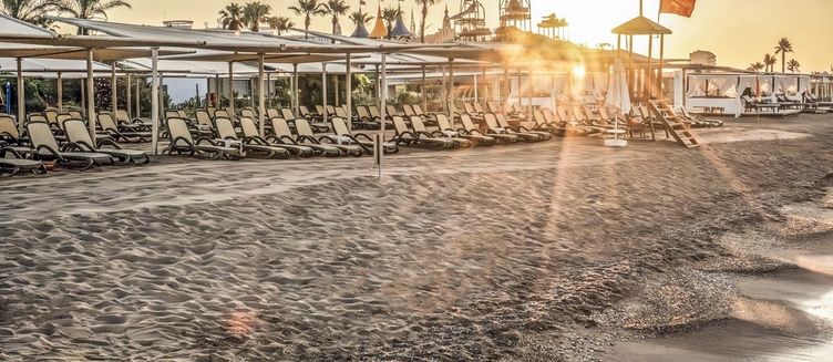 Фото отеля Royal Wings Hotel