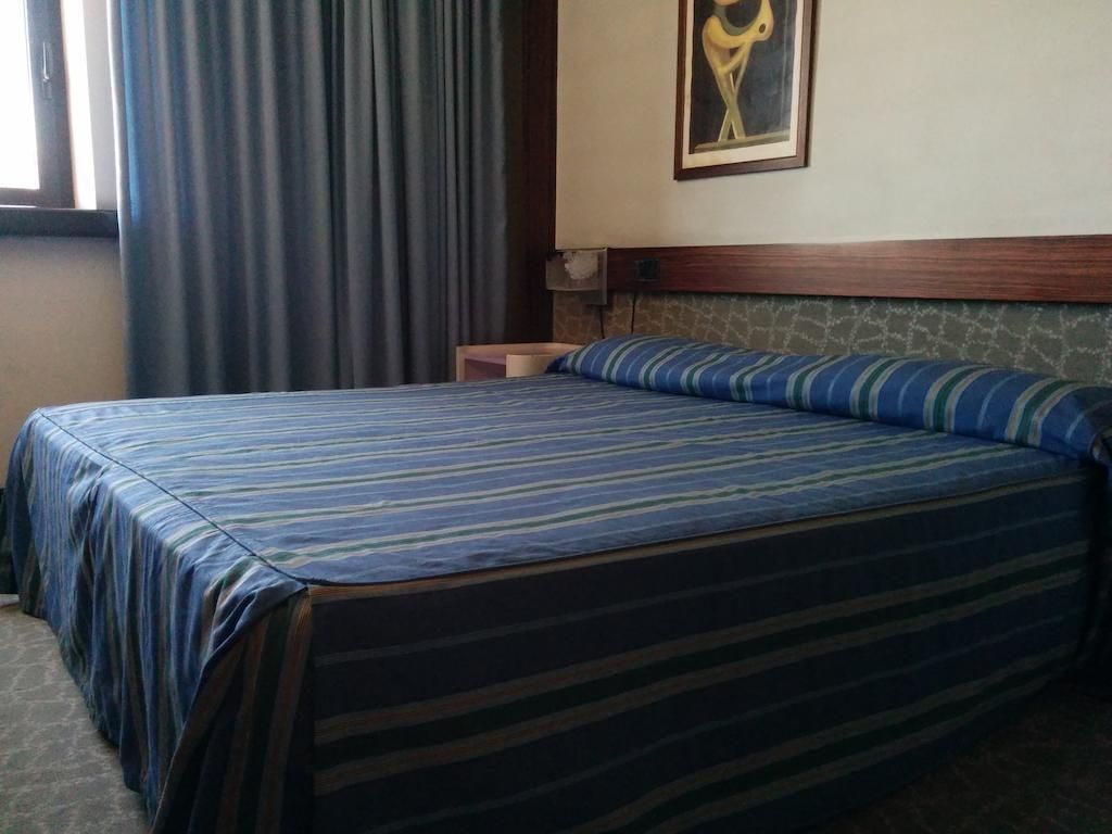 Meditur Hotel Cagliari Santa Maria фото 10