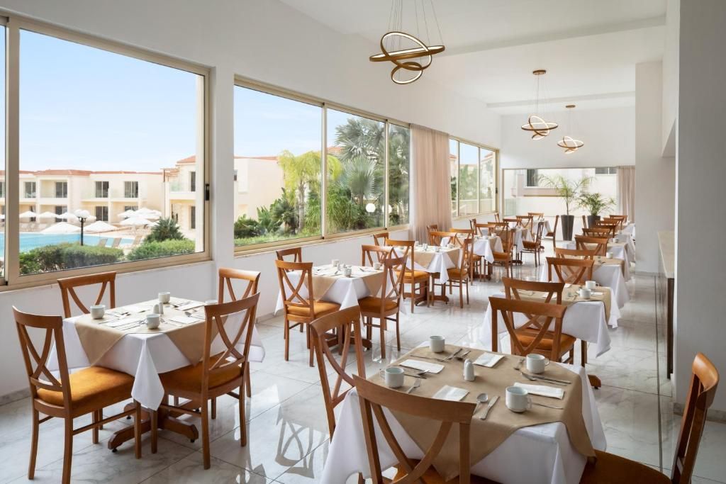 Ramada Hotel & Suites by Wyndham Ayia Napa фото 10