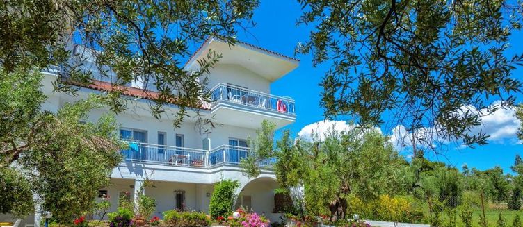 Фото отеля Xenios Faros Apartments