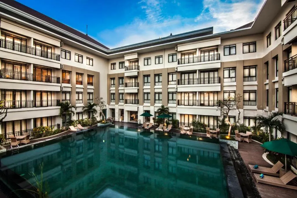 Grand Kuta Hotel and Residence фото 1