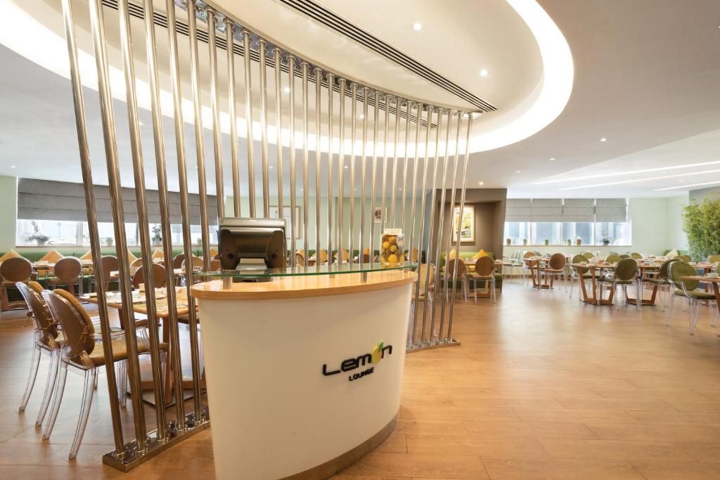 Ramada Abu Dhabi Corniche фото 20