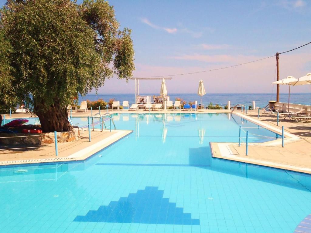 Maranton Beach Hotel фото 33