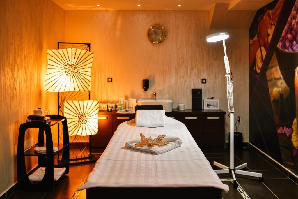 Wellness & Spa Hotel ACD фото 40