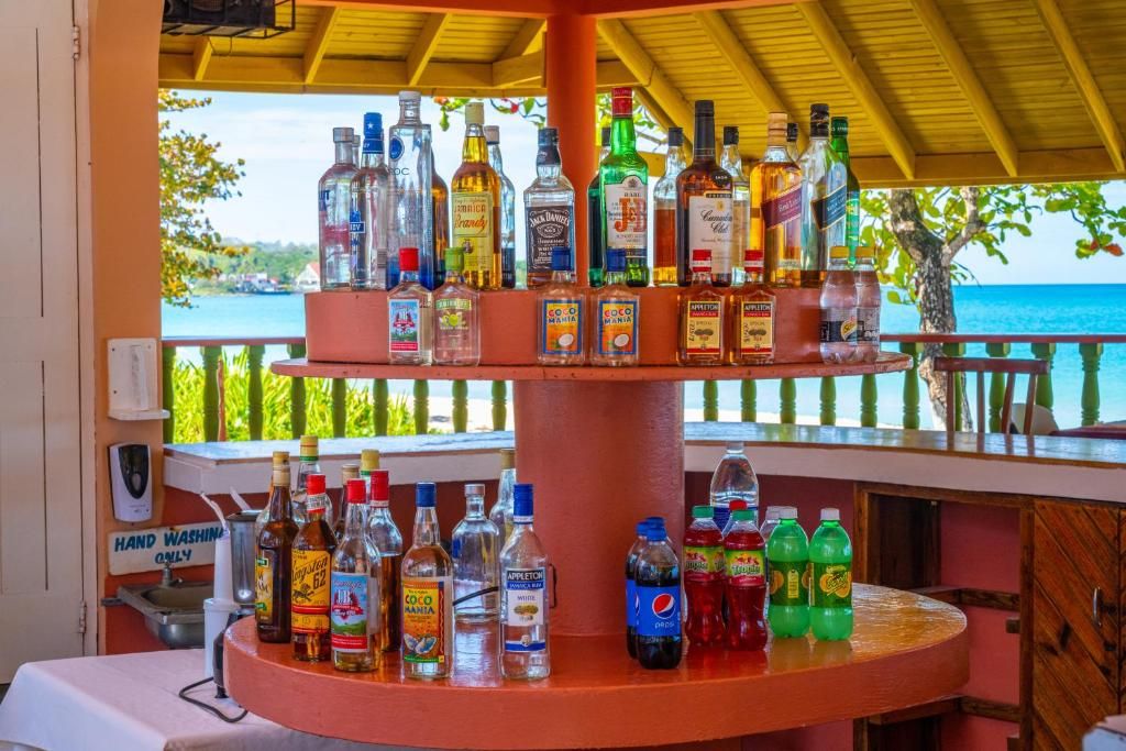 Shields Negril Villas LTD фото 3