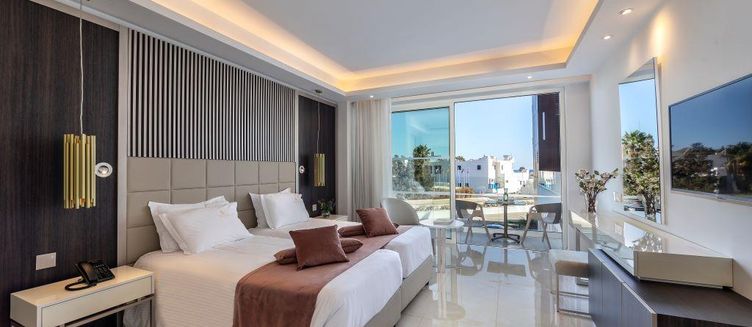 Фото отеля Chrysomare Beach Hotel & Resort