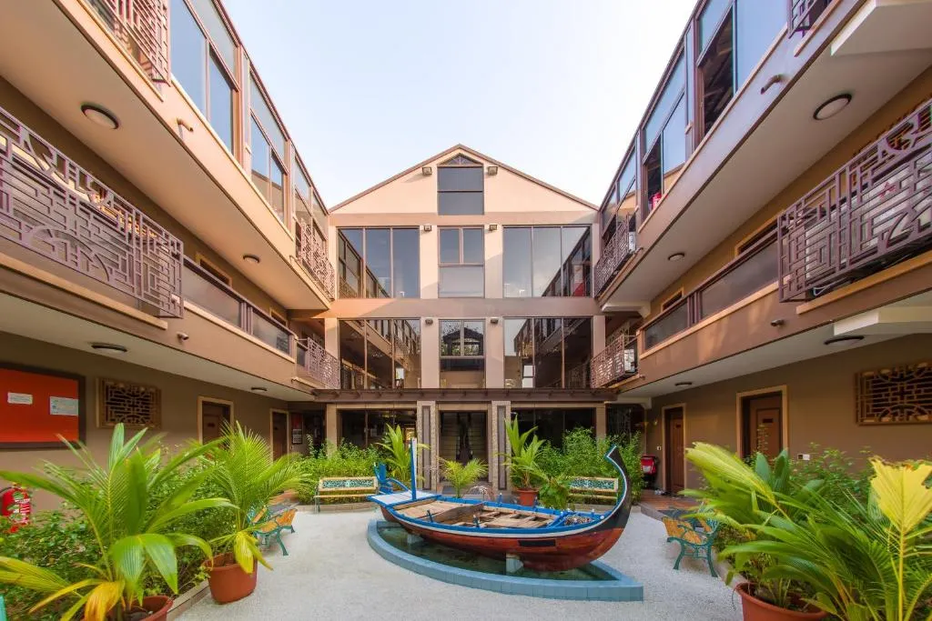 Guest House «Rashu Hiyaa Guest House» фото 1