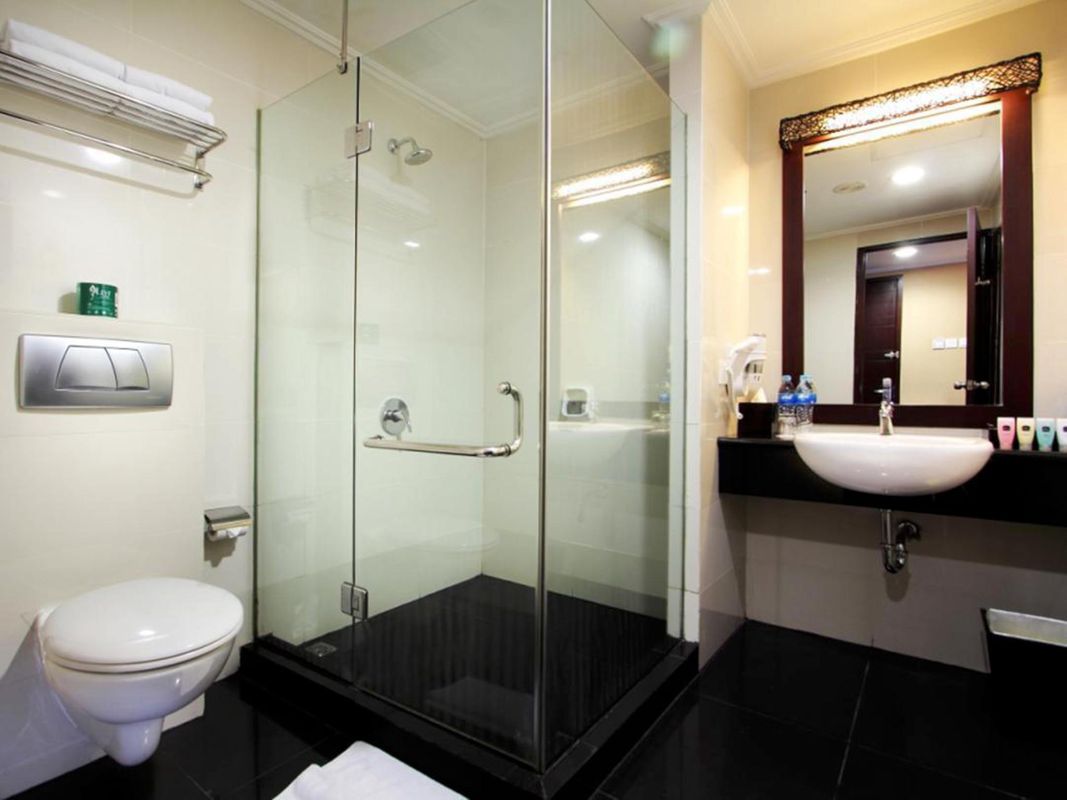 Best Western Mangga Dua Hotel and Residence фото 3
