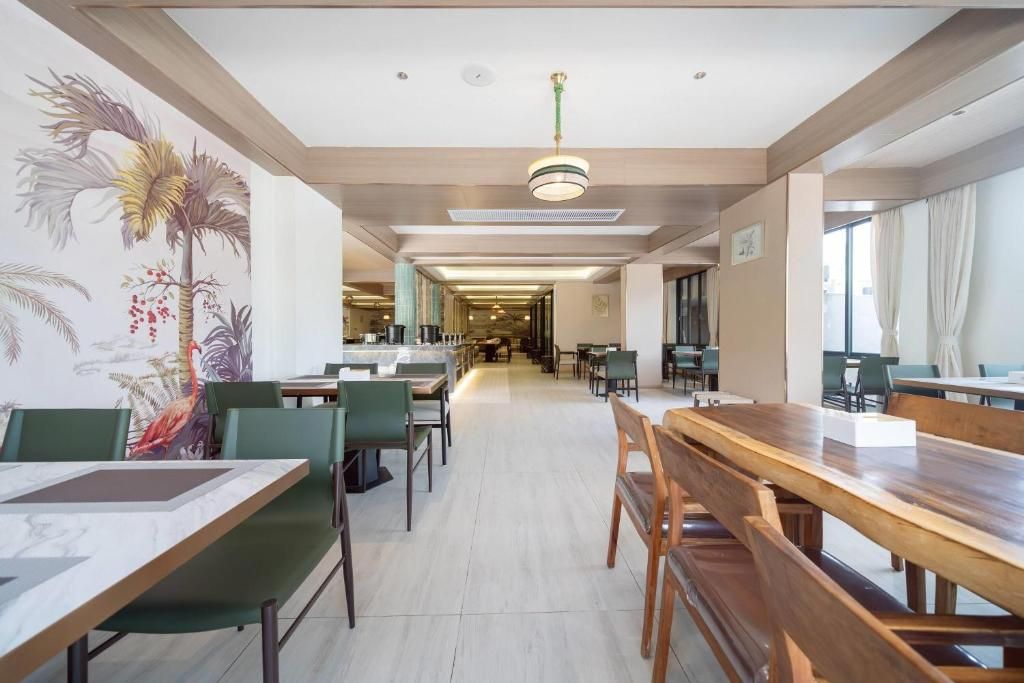 Howard Johnson by Wyndham Phuket Naiyang фото 11