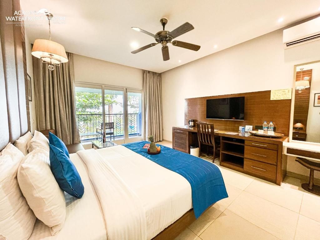 Acron Waterfront Resort фото 75