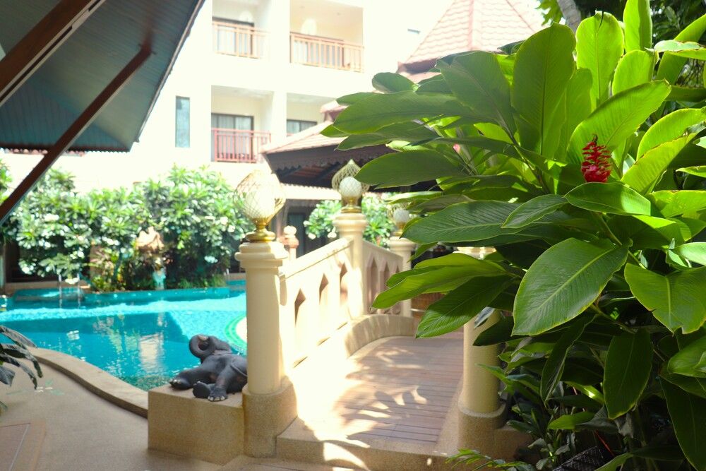 Quality Resort and Spa Patong Beach фото 36