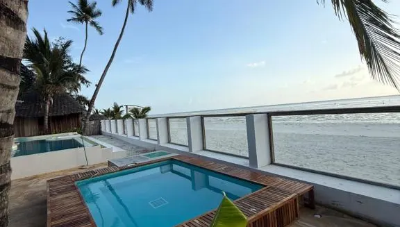 Фото отеля Tiki Beach Club & Resort