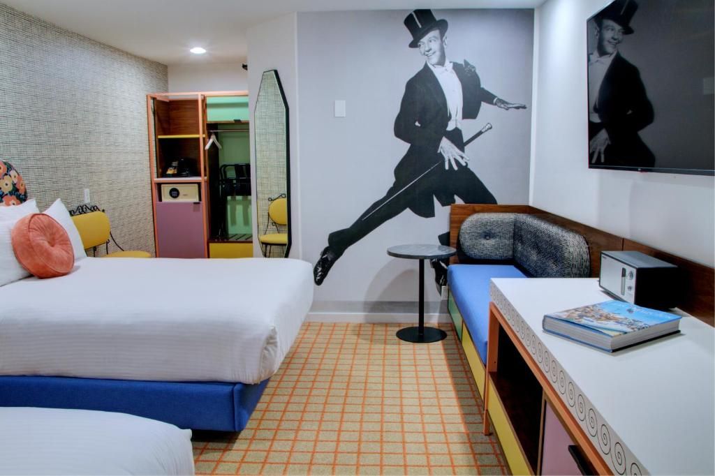 Best Western PLUS Hollywood Hills Hotel фото 45