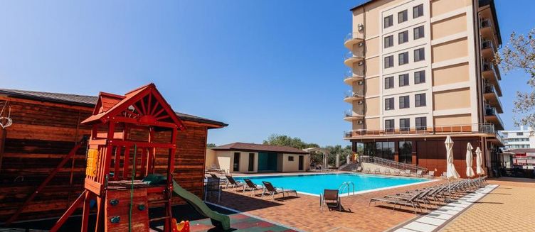 Фото отеля Family Pride Inn (Династия)