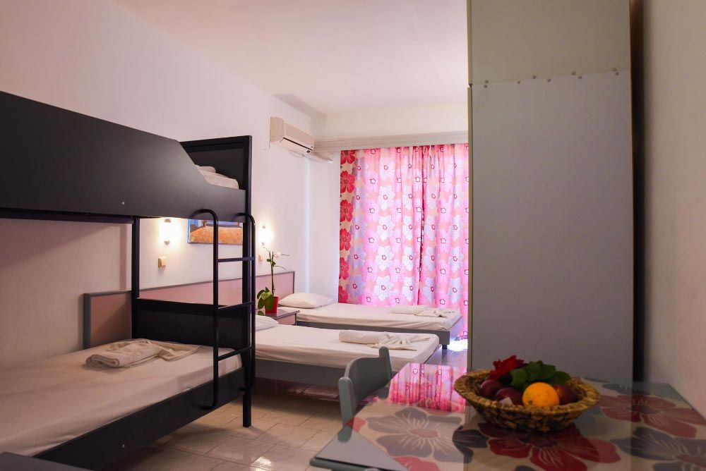 Lagonas Beach Hotel Apartments фото 7