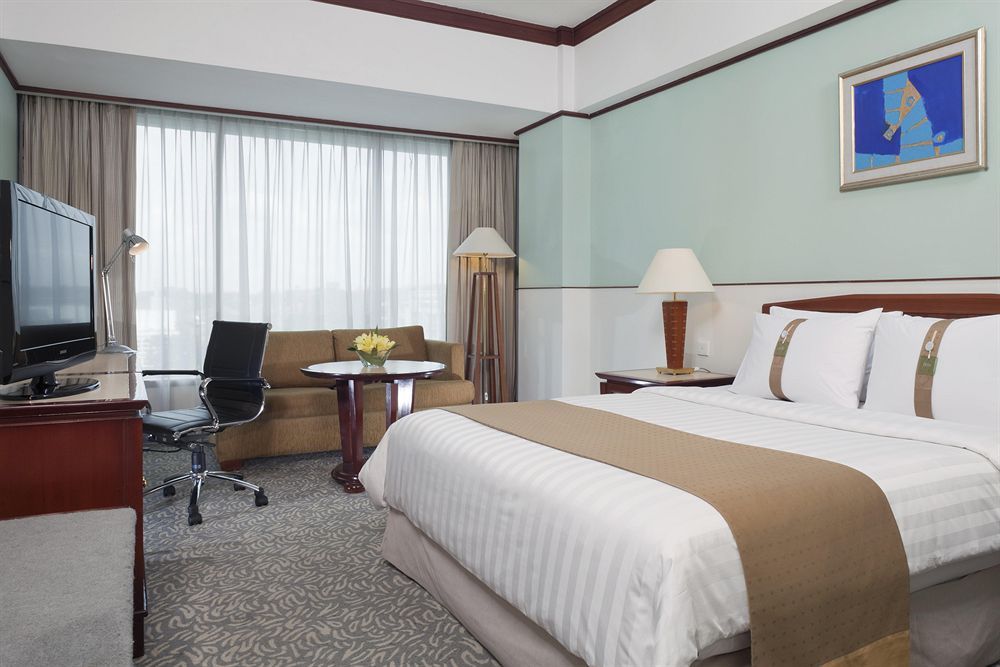 Holiday Inn фото 3