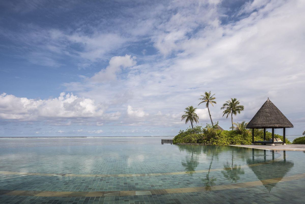Four Seasons Resort Maldives at Kuda Huraa фото 5