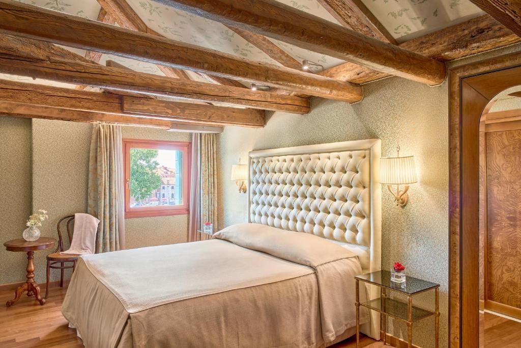 Hotel Santa Chiara фото 41